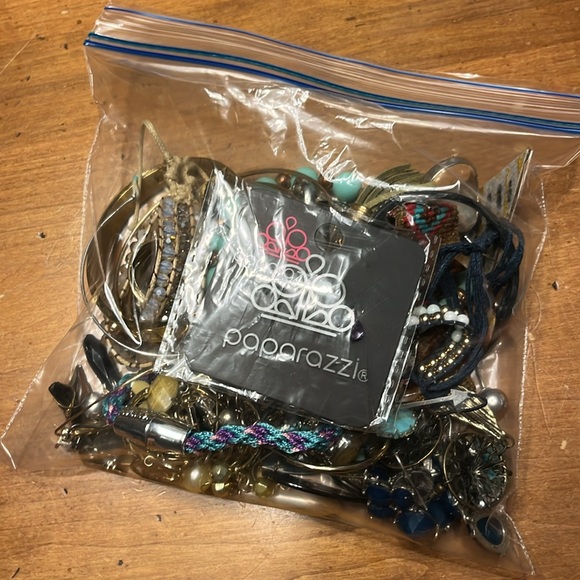 Bag of Assorted Jewelry - Picture 2 of 4